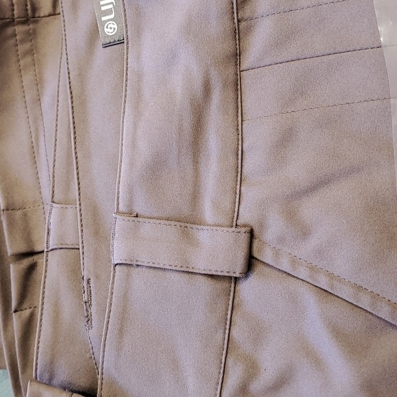 LIJA, Womens Bermuda shorts.  Size 6. Gray. 4 pockets, Golf. Pickel ball. Tennis - Picture 12 of 12